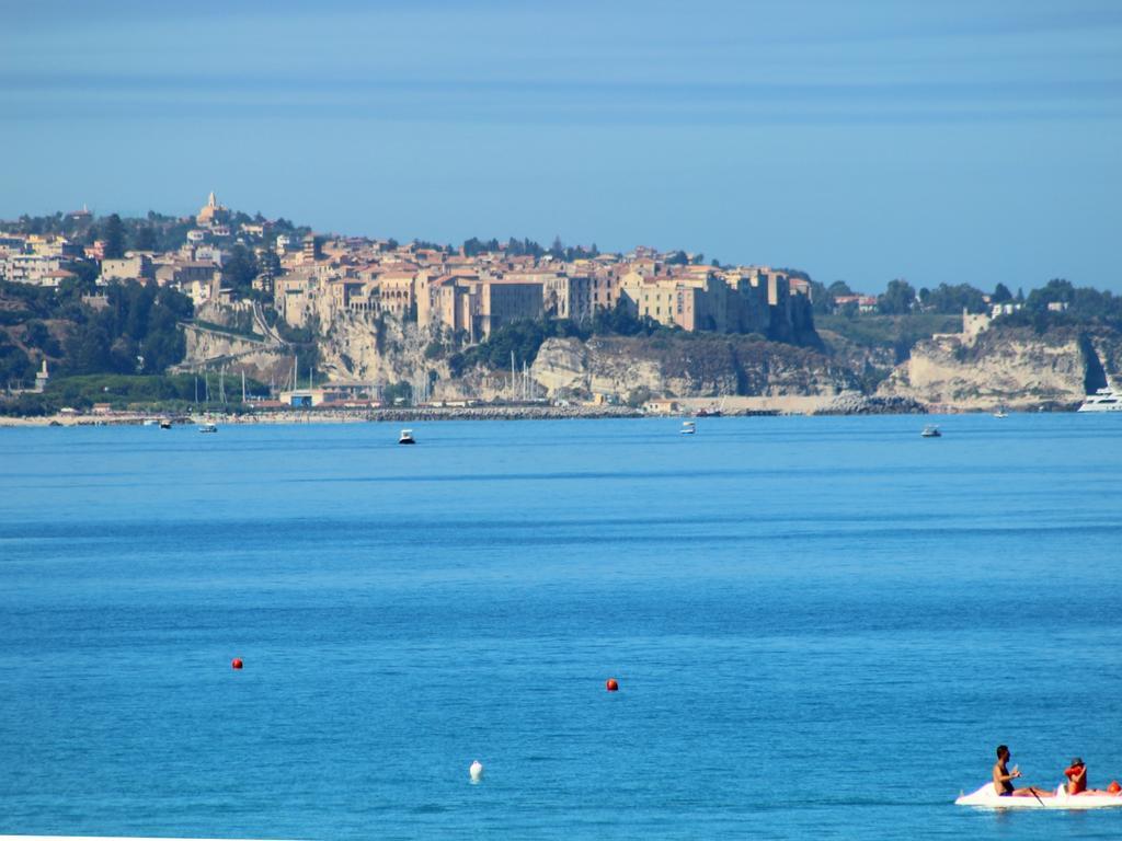 Blu Tropical Resort Zambrone Bagian luar foto