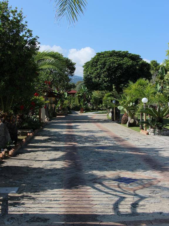 Blu Tropical Resort Zambrone Bagian luar foto