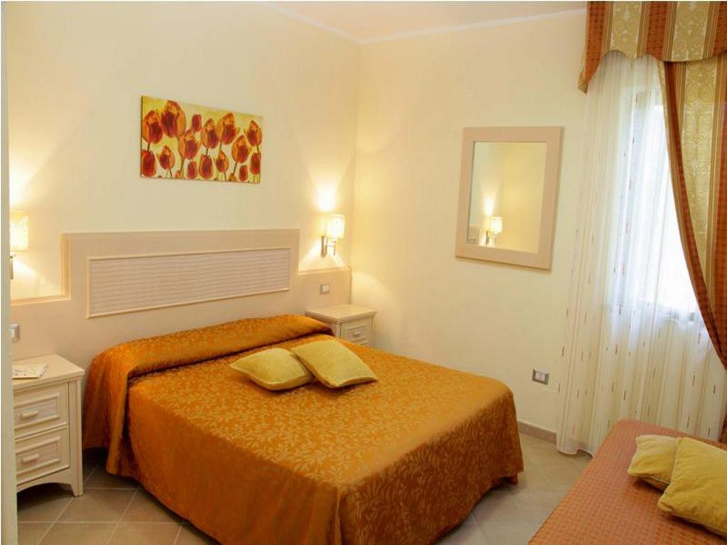 Blu Tropical Resort Zambrone Ruang foto
