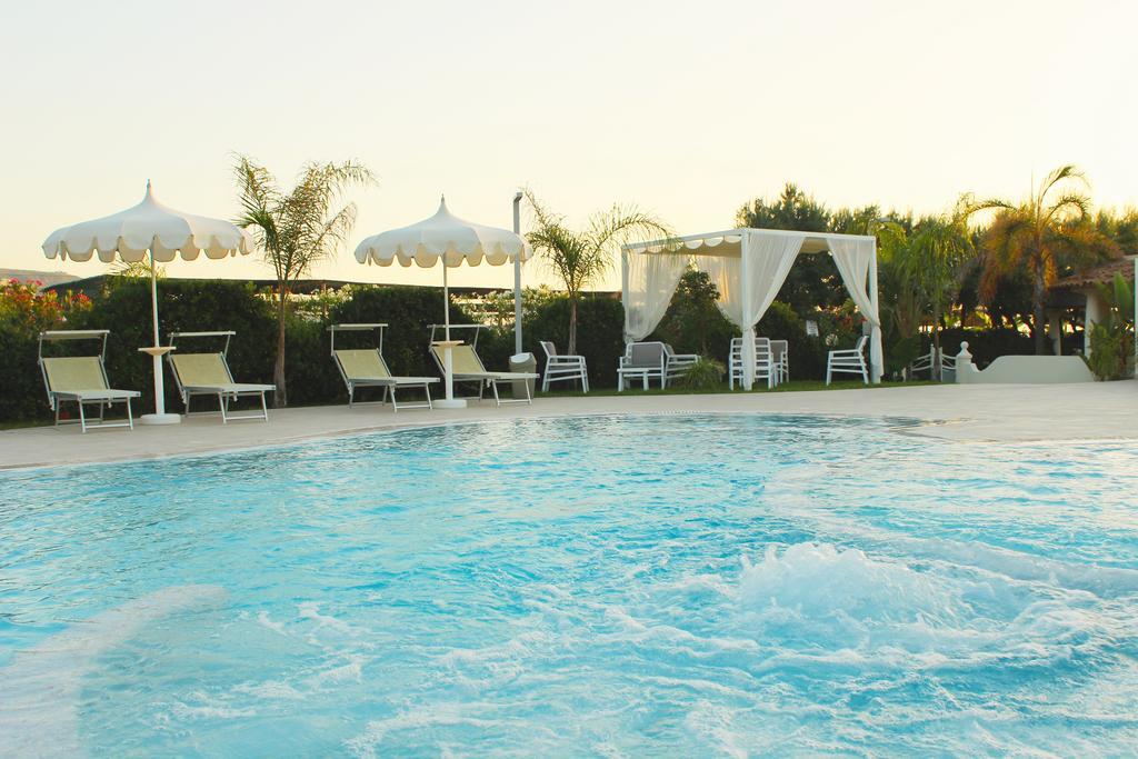 Blu Tropical Resort Zambrone Bagian luar foto
