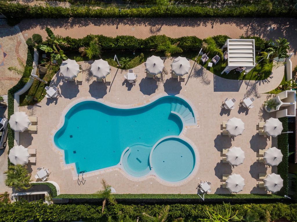 Blu Tropical Resort Zambrone Bagian luar foto