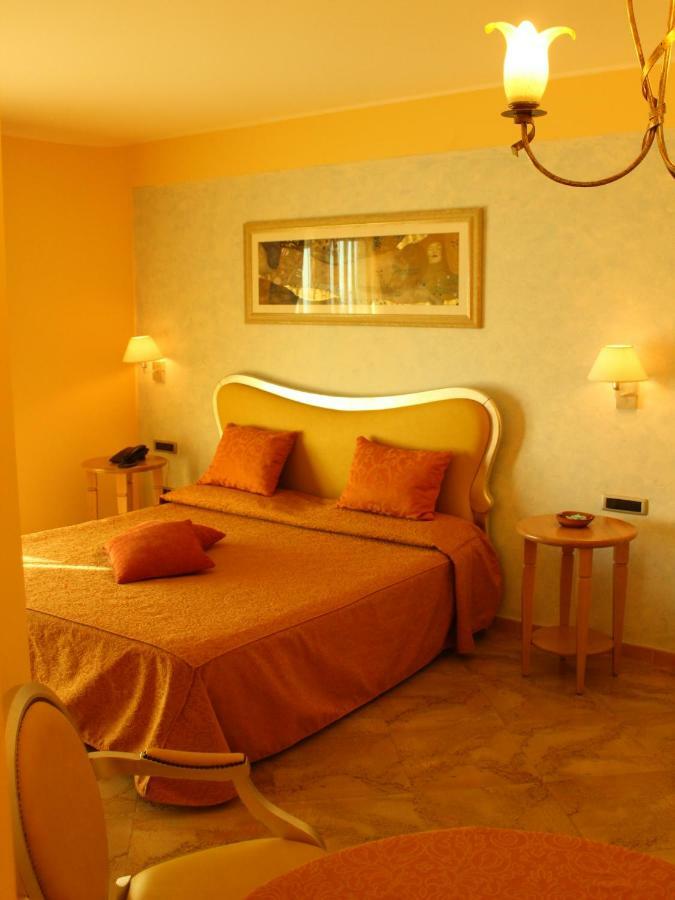 Blu Tropical Resort Zambrone Bagian luar foto