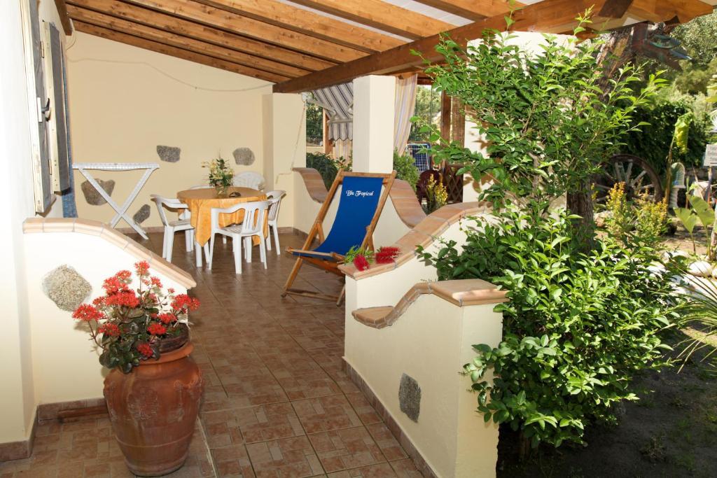 Blu Tropical Resort Zambrone Ruang foto